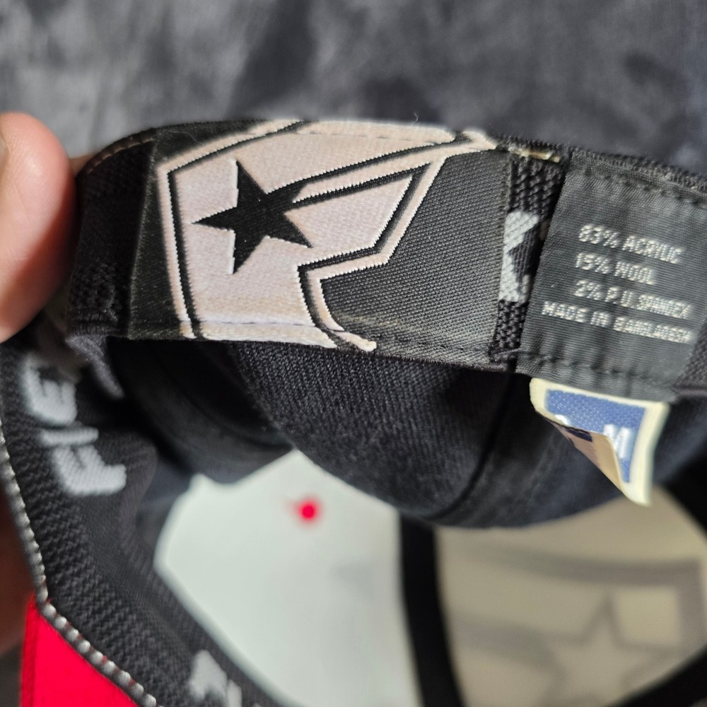 Famous Stars and Straps Flexfit Hat Y2K Embroidered Logo Black Red White S-M - Picture 6 of 6